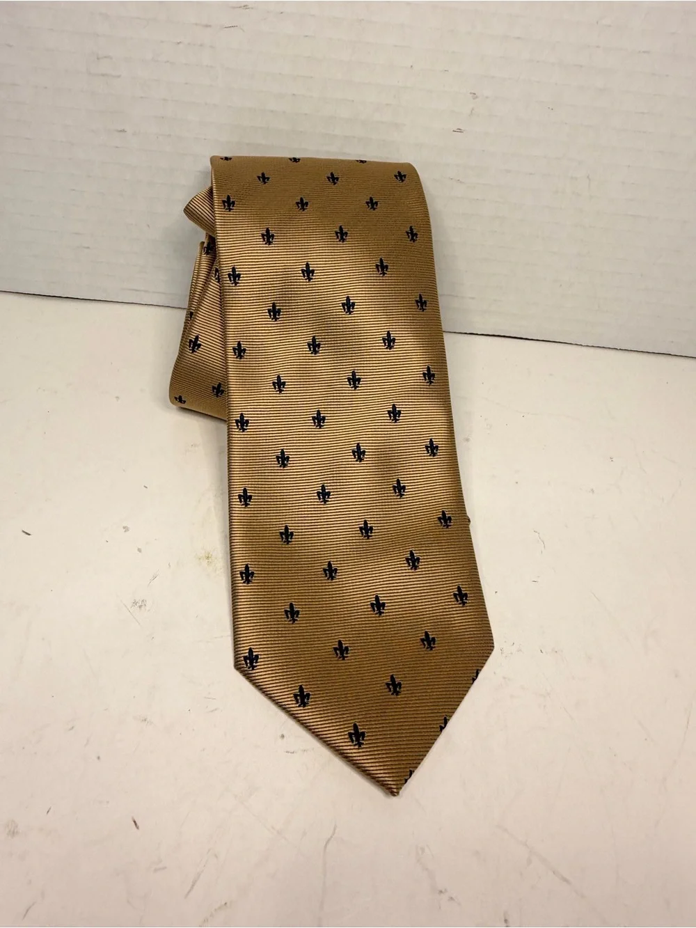 Firenze 100% Silk Gold Necktie with Blue Fleur-De-Lis Pattern